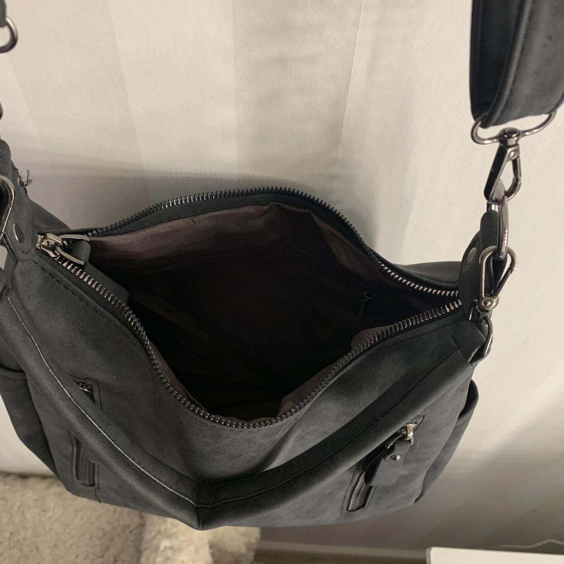 grå axelväska - 90
