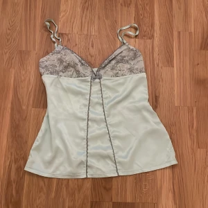 Jätte gulligt linne - Jätte gulligt ljusblått linne💗