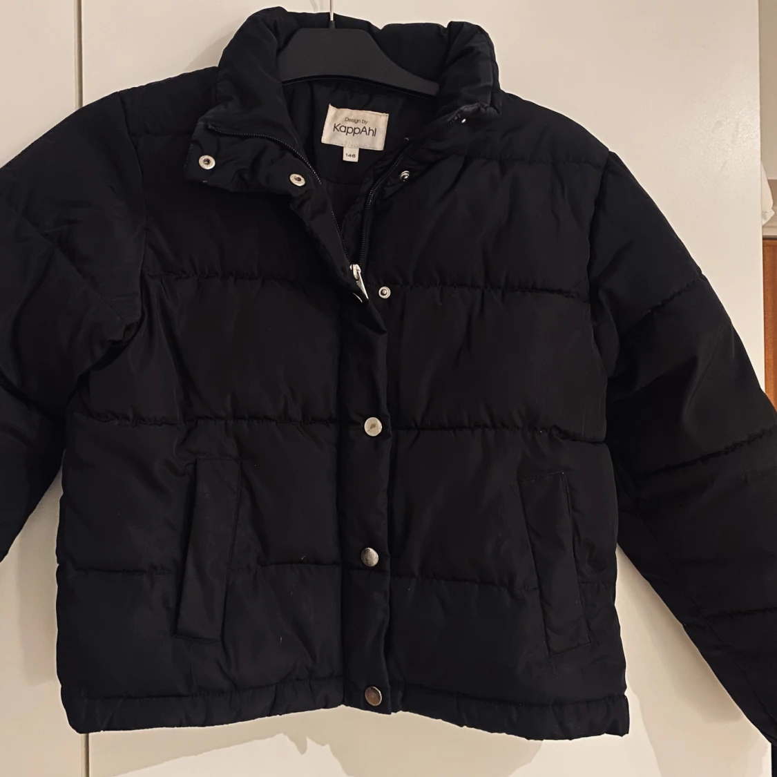 Svart vinterjacka barn 