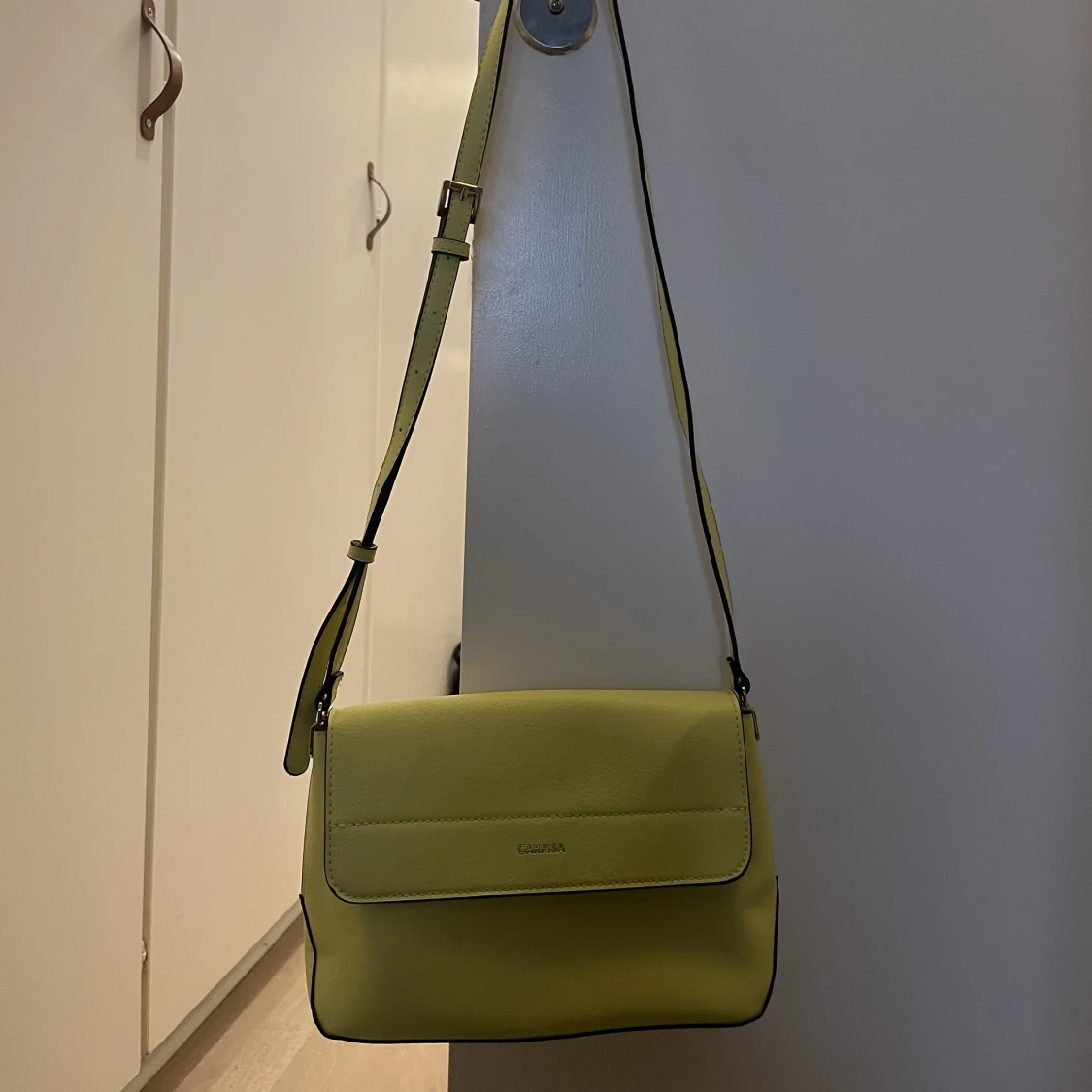 Gul axelremsväska - 91