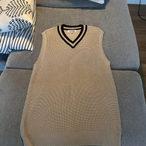 Väst  - Väst från just junkies, storlek medium, använd ett fåtal gånger