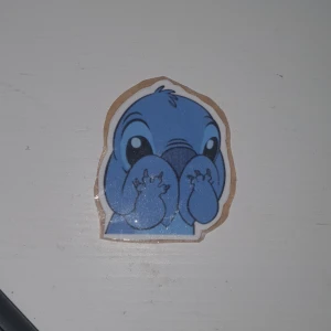 Stitch klistermärke - Hemmagjort klistermärke har inte använts såklart och fråga om det är nåt