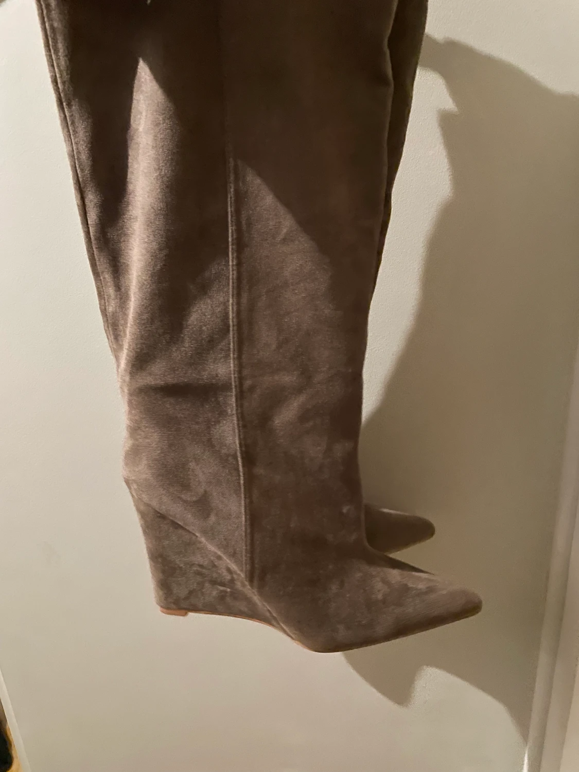 Snygga gråa boots