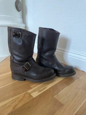 Primeboots - Fint skick, står ingen storlek, men skulle säga 38-39. Kan mäta ifall det önskas 
