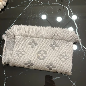 Louis Vuitton monogram scarf  - Lv halsduk, kvitto och box medföljer