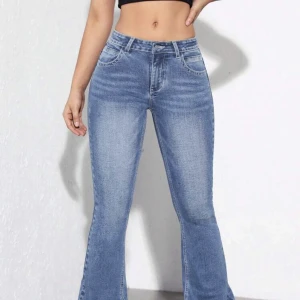 Bootcut jeans  - Ett par jättefina Bootcut jeans