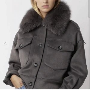 Meotin jacka  - Säljer min meotin jacka då den inte kommit till anvönding, kom privat för fler bilder. Jackan har inga defekter och är i fint sick 