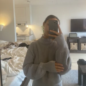 Stickad tröja - Fint skick!