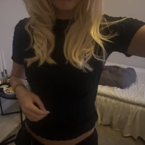 T-Shirt Zara - T-Shirt från Zara! Aldrig använd 🖤🖤