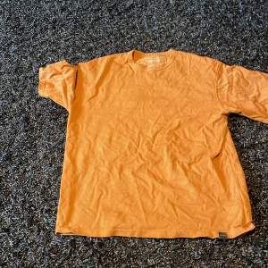 Xs baggy orange