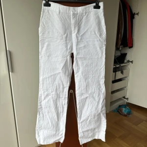Vita linnebyxor  - Vita linnebyxor köpta i Amsterdam! Storlek S och i fint skick! 
