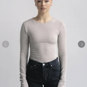 Tröja från adsgn - Säljer denna tröjan från adsgn med lappen kvar!❤️ oanvänd! Köpt för 500kr + 50kr frakt