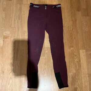 CRW Ridabyxa - CRW ridbyxa storlek 38 Sälj pga att ja har slutat rida Använda väldigt lite