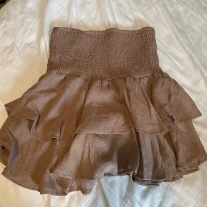 Kjol - Volangkjol som passar året runt💛