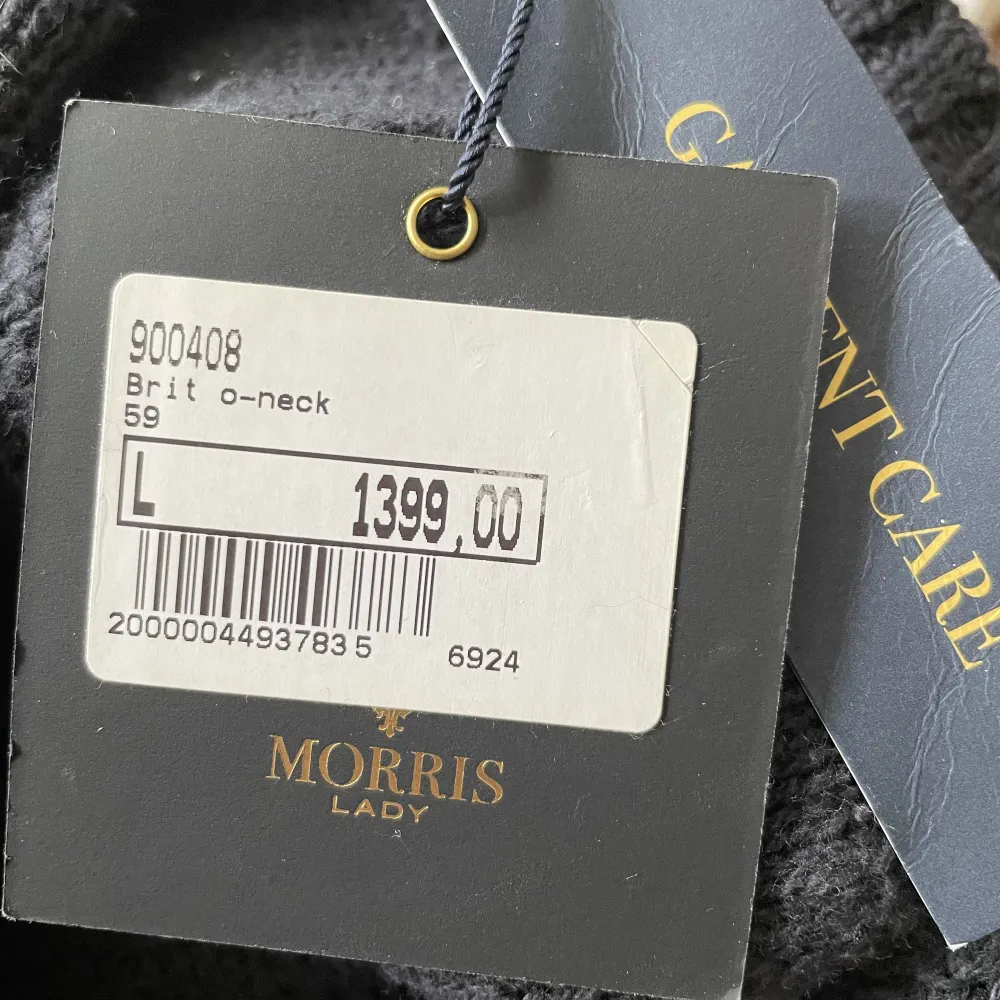 Aldrig använd stickad Morris tröja.  Nypris 1399:-  Skick 10/10. Retur lappen är kvar . Stickat.