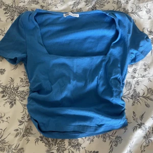 Topp  - Säljer denna topp ifrån zara. Storlek S säljer för 50kr 