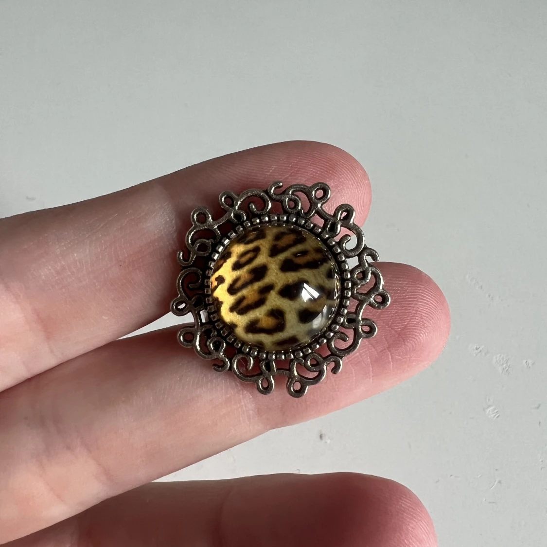 Leopard ring