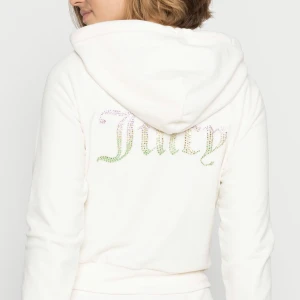 Juicy Couture Tröja - Säljer min älskade Juicy tröja då jag inte använder den så mycket längre. Den är i superbra skick. Köpt på zalando men slutsåld. Nypris 929. 