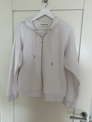 Hoodie Calvin Jeans - Fin hoodie från Calvin Klein Jeans i storlek L