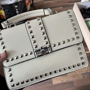 Väska - Valentino liknande väska