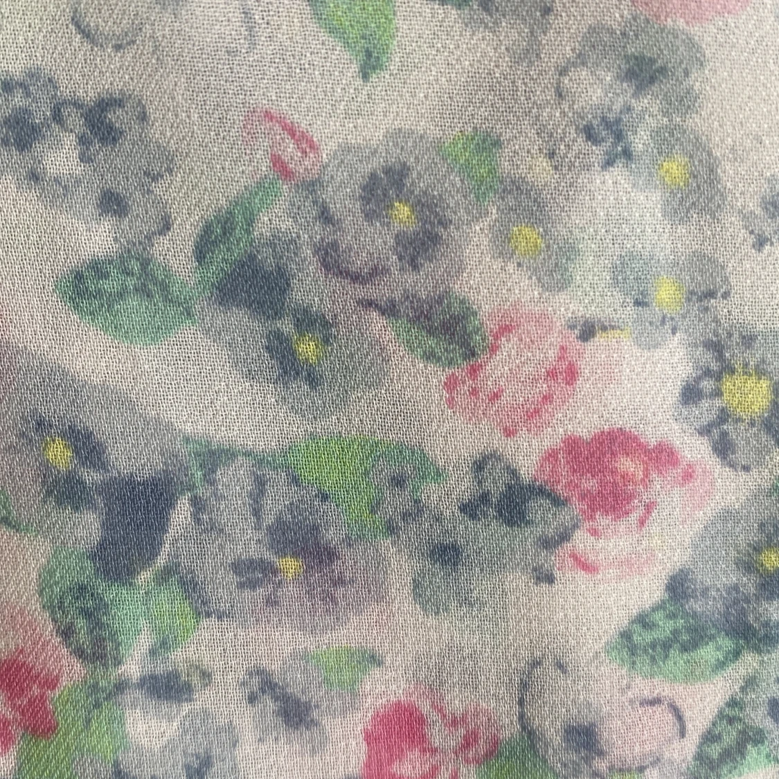 Ärmlös blus i semi-seethrough - 91