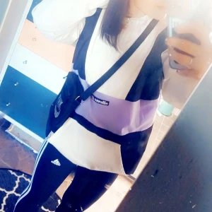 Ellesse jacka - En vår/tidig höst jacka! Väldigt bra skick! Storlek s/m