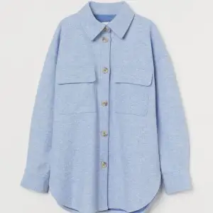 Snygg blå skjortjacka från HM i oversized modell🌸