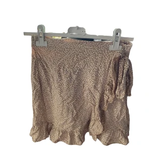 Kjol - Jättefin kjol som är köpt på en marknad utomlands! Passar bodde XS/S/M💕(frakten ingår i priset)