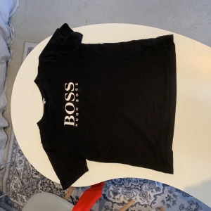 Hugo boss t-shirt  - Bra skick