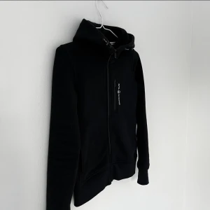 Sail racing tröja - Nästan helt oanvänd sail racing tröja🖤