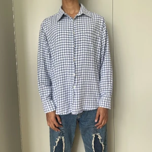 Vintage Flannellskjorta. - Vintage blå flanellskjorta. Köpt secondhand men i mycket bra skick!