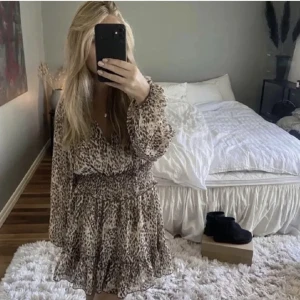 Mönstrad klänning  - Så fin klänning från zara! 