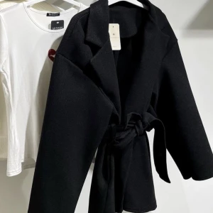 Kort kappa - Super fin kappa, väldigt populär och använd 1-2 gånger🩷 Skriv för egna bilder