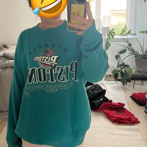 Vintage sweatshirt  - Säljer denna jättefina vintage sweatshirt, bra skick, jag är vanligtvis S/M💓💓💓
