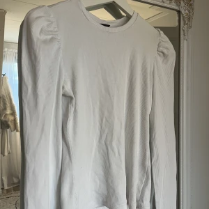 längärmad - långärmad basic tröja med puffärm