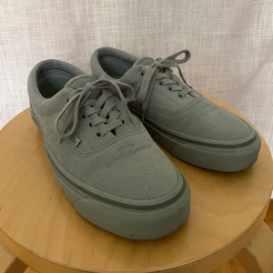 Vans era x Neighborhood - Vans Era 95 DX x  Neighborhood 38,5 Använd några gånger, i mycket bra skick