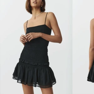 Volangkjol - Säljer denna supersöta volangkjol från Gina Tricot. Aldrig använd och köpt för 360kr. Passar jättebra till slutet av sommaren och hösten!❤️💗🙌🏼