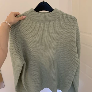 Stickad tröja - Grön stickad tröja☺️