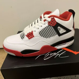 Jordan 4  - Strl 43