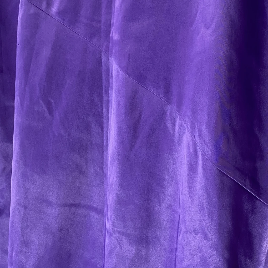 Lila glansig kjol - 90