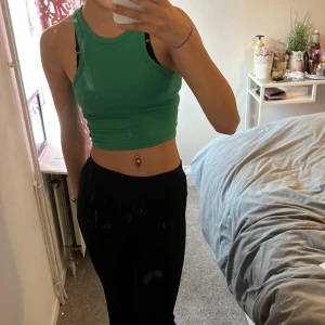 Topp - Användes förra årets sen tröttnade jag på den bra skick och stretchigt material. 