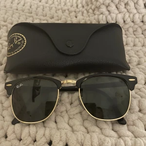 RayBan solglasögon - Testar sälja dessa solglasögon från RayBan då jag verkligen aldrig använt dem, enbart testade och därmed i helt nytt skick. Fodral och putsduk följer med💞