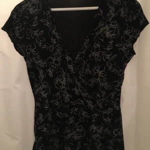 Y2K topp - söt lite topp med lite hints av y2k, endast använd en gång då det inte är min stil!