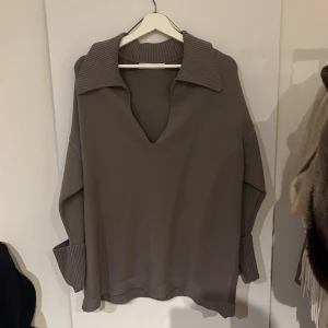 Mysig tröja från ZARA - Strl S. 200kr