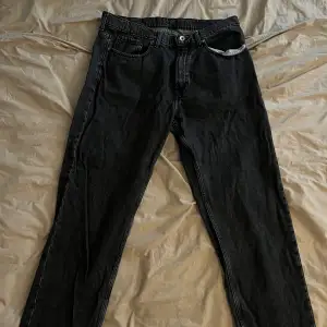 Snygga svarta jeans från valient. Nypris 699kr