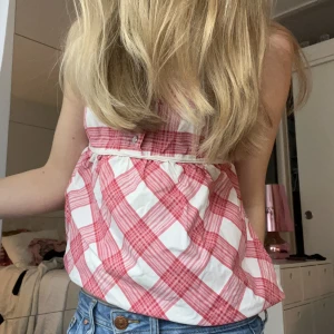 Söt topp Peak Performance  - Supergullig topp från Peak Performance. Inte mycket använd. Storlek S men passar Xs🤍