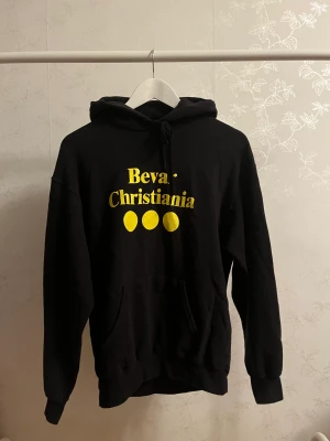 Christiania hoodie - Hoodie i fint skick, size M