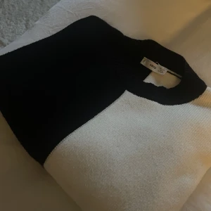 Stickad tröja - Finstickad tröja från Mango! Fint skick