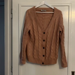 Fin Kofta - Fin ullkofta, knappt använd. 