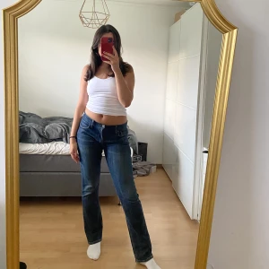 Levis jeans - Lågmidjade Levis jeans i storleken 30;32 Bra i längden på mig som är 171